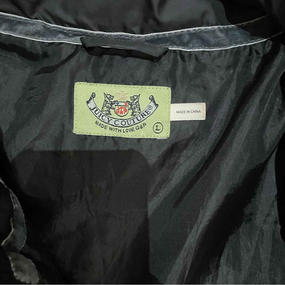 2000s Black Juicy Couture Puffer Jacket with Pom Poms - Picture 4 of 5